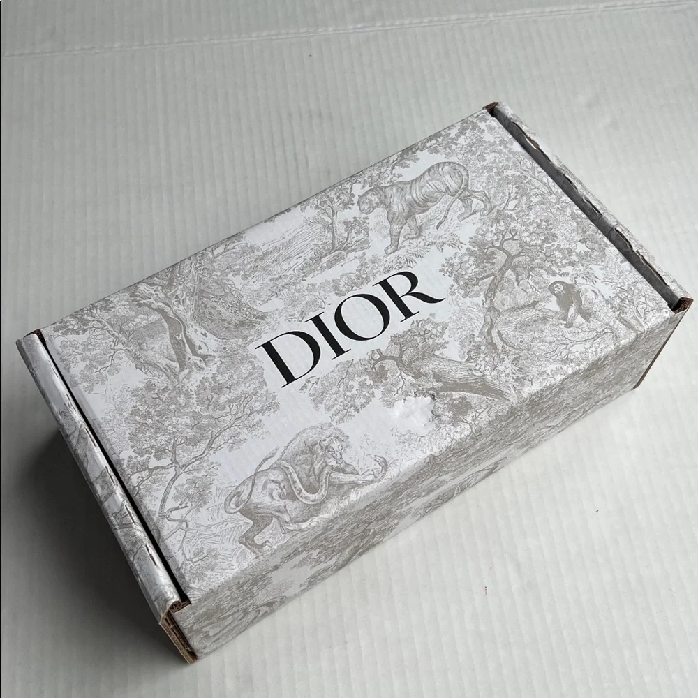 Dior White and GoldGift Packaging Set